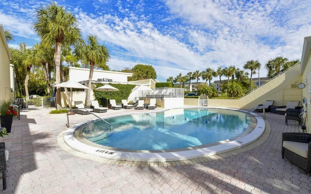 Laplaya 201C Breathtaking Gulf Panorama From This Corner End Unit With A Private Stairway To The Beach Longboat Key Extérieur photo