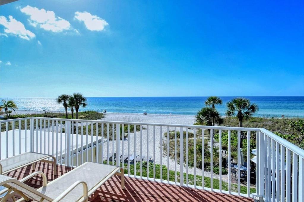 Laplaya 201C Breathtaking Gulf Panorama From This Corner End Unit With A Private Stairway To The Beach Longboat Key Extérieur photo
